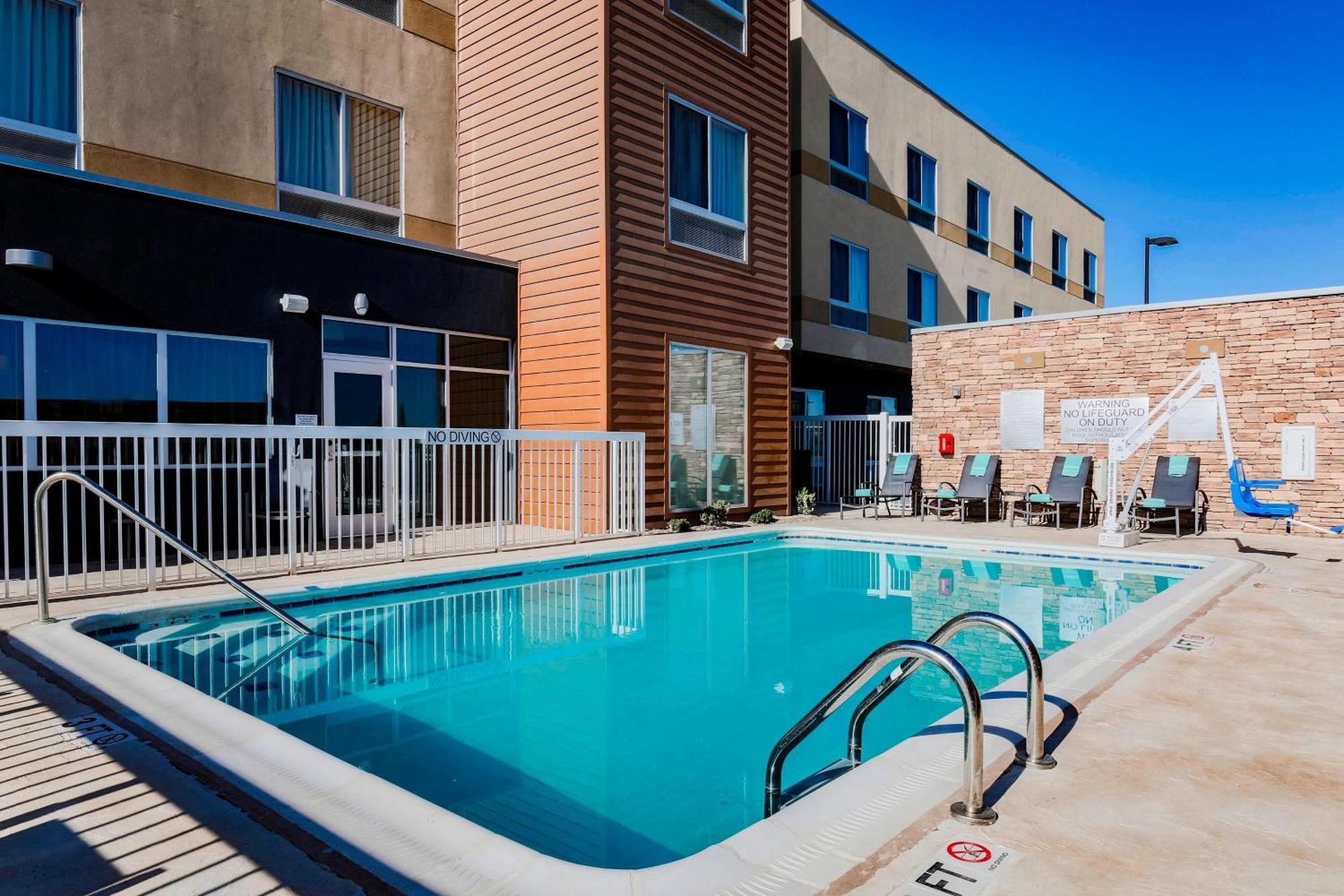 Fairfield Inn & Suites By Marriott פקוס מראה חיצוני תמונה